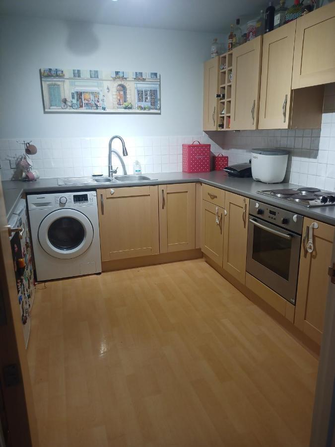 Double Room In A Top Floor Shared Apartment Northampton Exterior photo