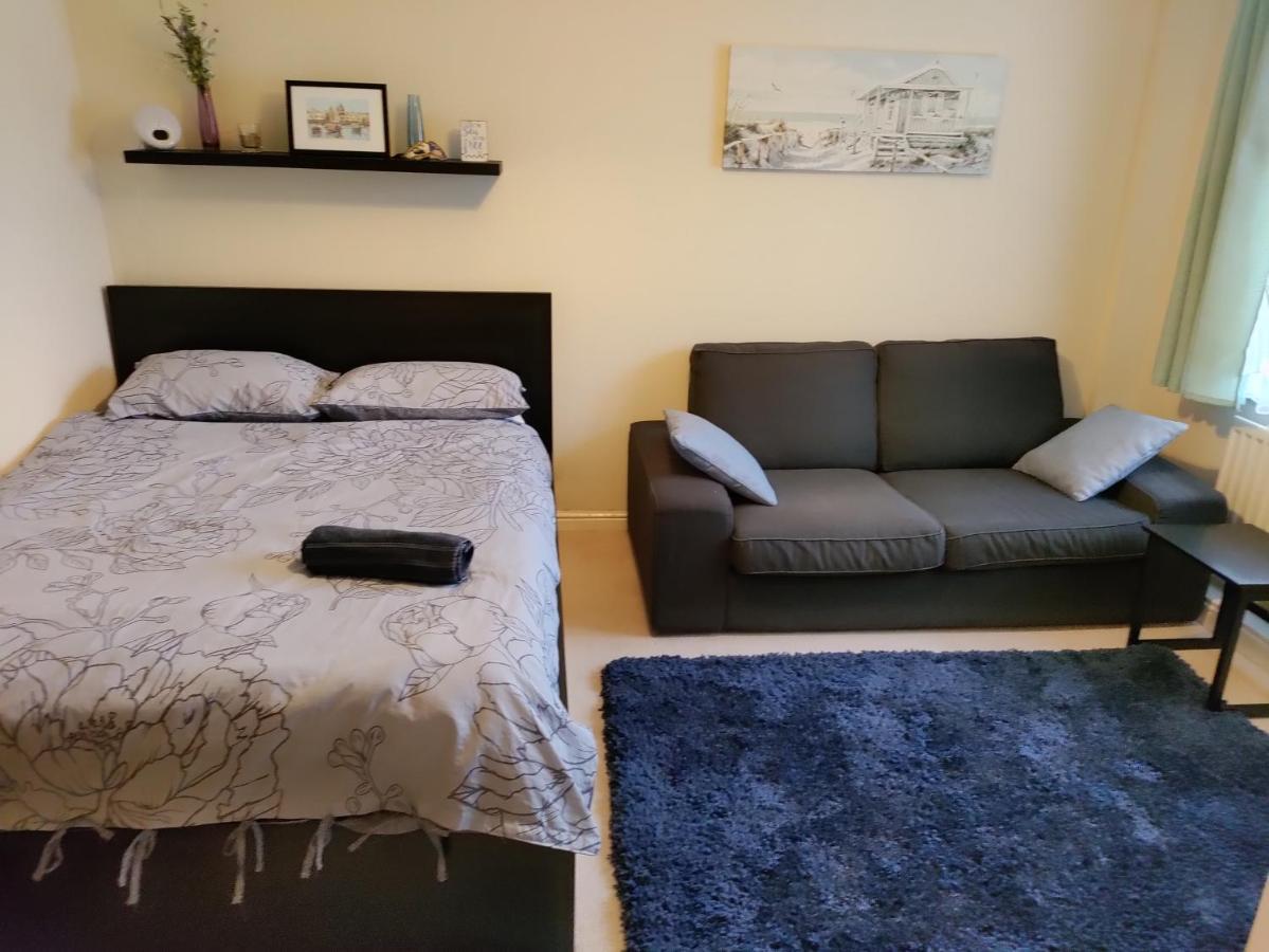 Double Room In A Top Floor Shared Apartment Northampton Exterior photo