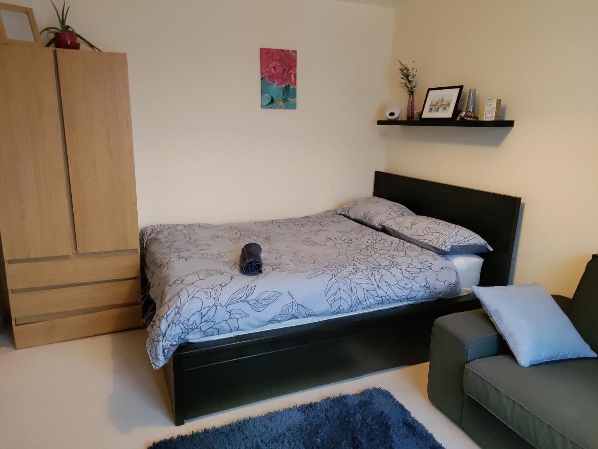 Double Room In A Top Floor Shared Apartment Northampton Exterior photo